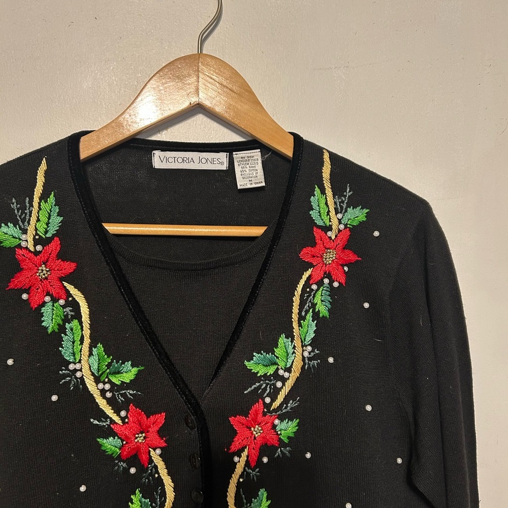 Victoria Jones Christmas Cardigan Sweater Womens Medium Black Poinsettia Velvet
